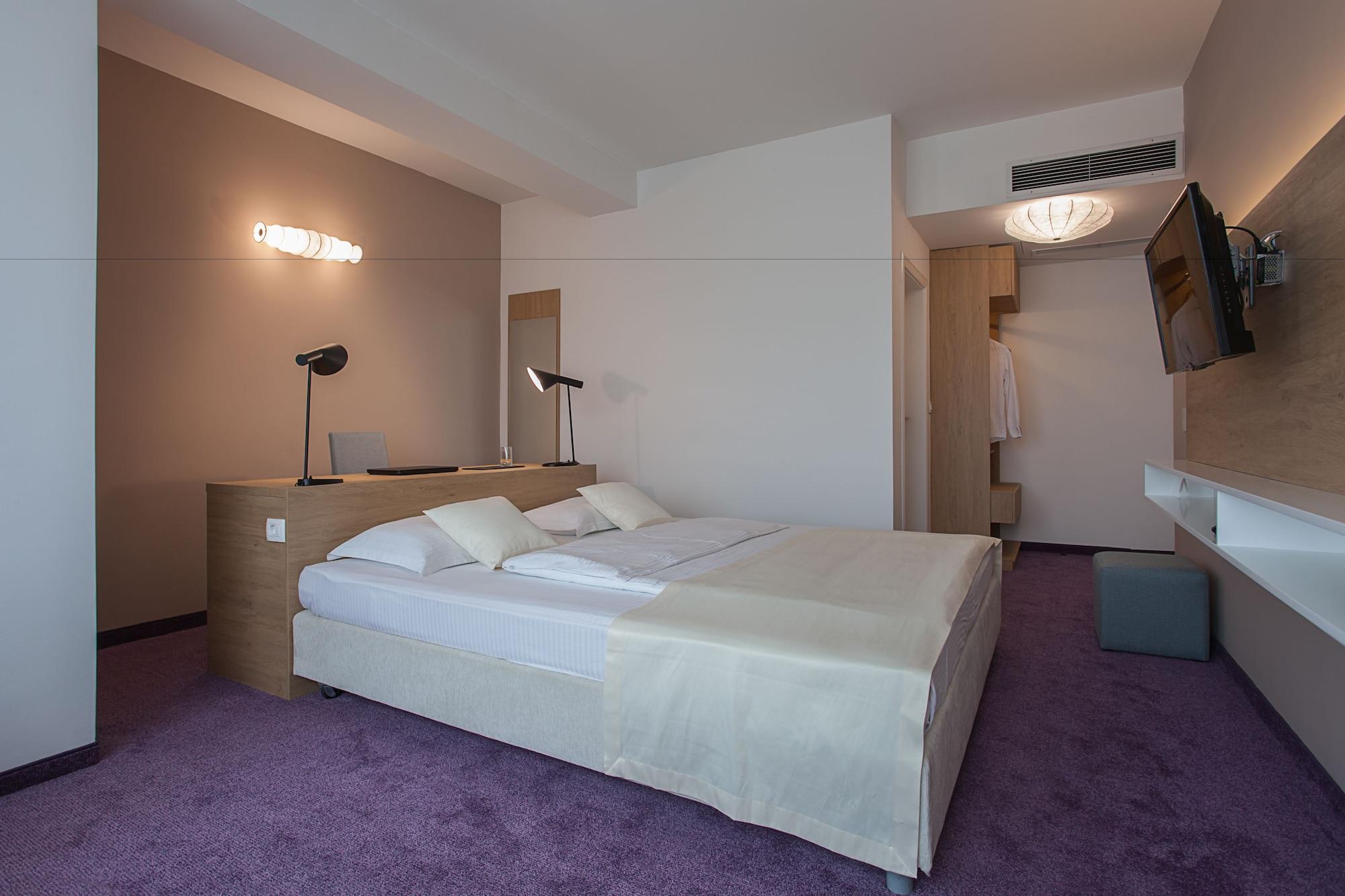 City Park Hotel Skopje Exterior photo