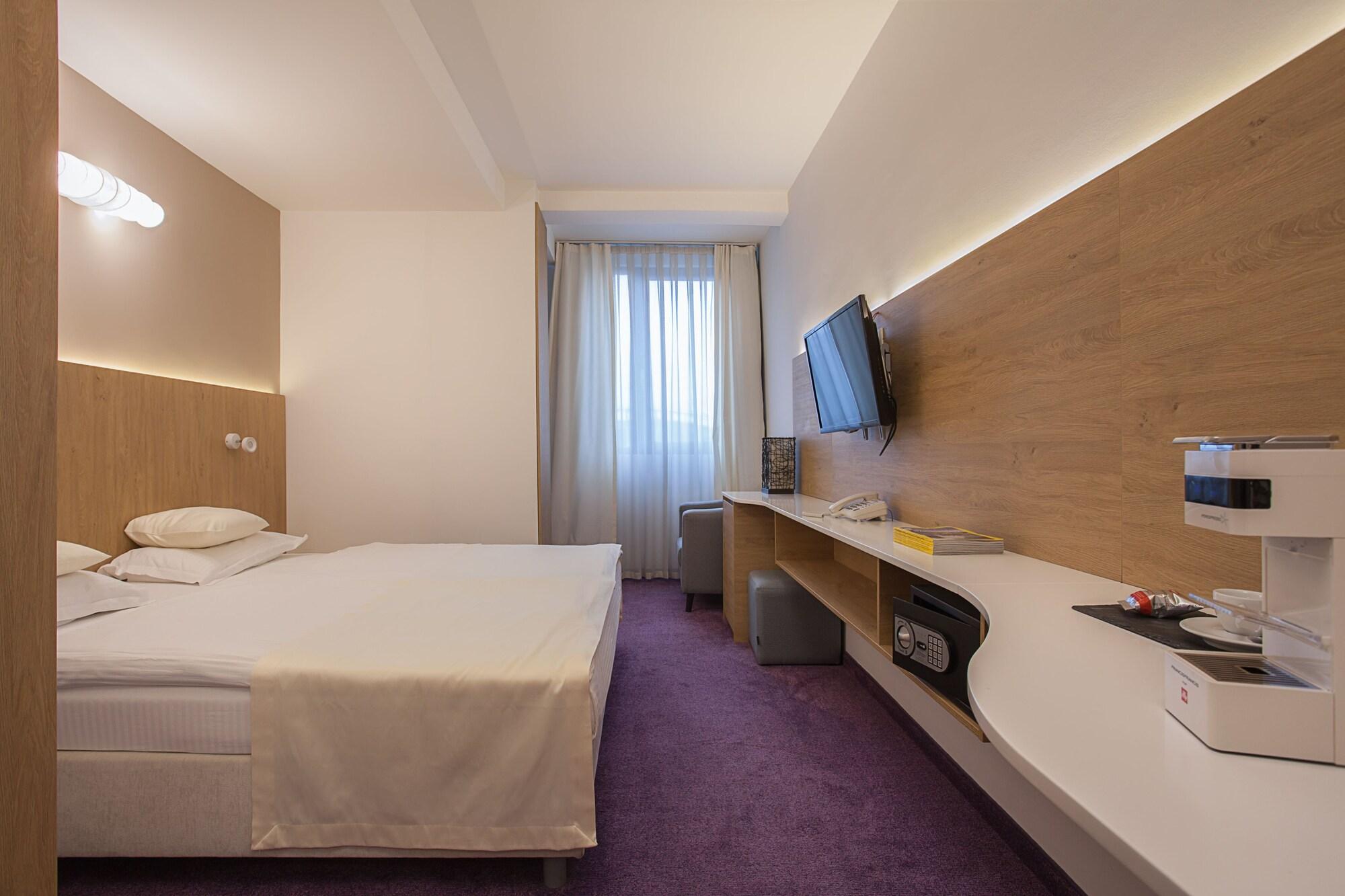 City Park Hotel Skopje Exterior photo